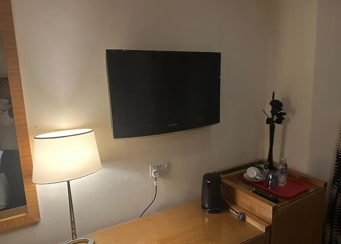 Acorn Lodge Gatwick & ParkingAirport Hotel